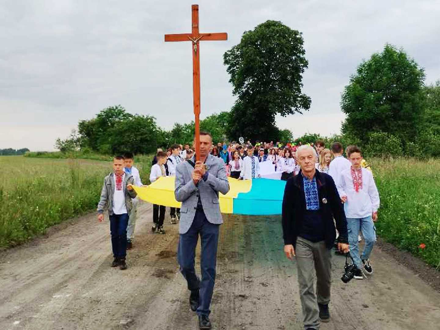Угнів: Подорож крізь століття у релігійно-мистецькому дійстві